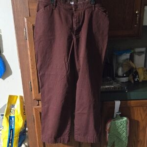 Lee Women's Straight-Leg Chinos in Deep Burgundy